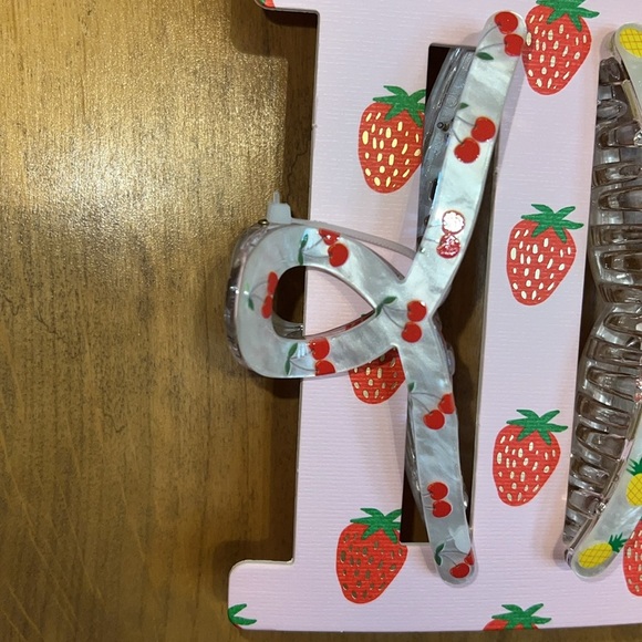 ๐๐Piper K Hair Clips with Cherries and Pineapples!! ๐๐ - Picture 5 of 5